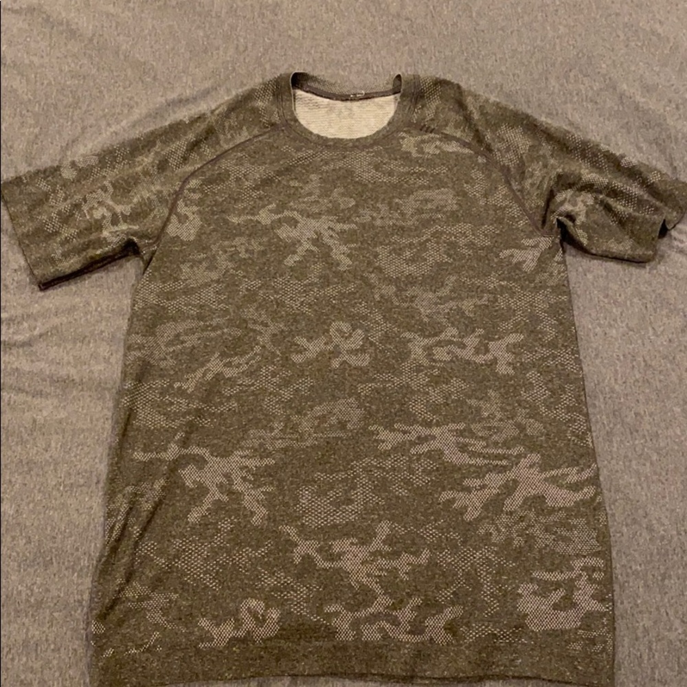 Metal Vent Tech T-shirt in Black Camo